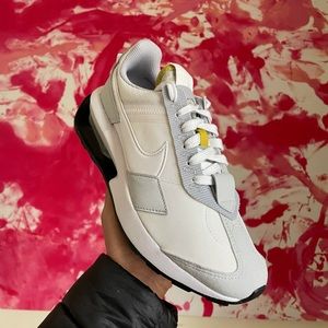 SOLD •• Nike Max Pre-Day Sneakers